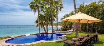 Private Beachfront Paradise, Right on the Best Swimming Beach in Los Cabos!