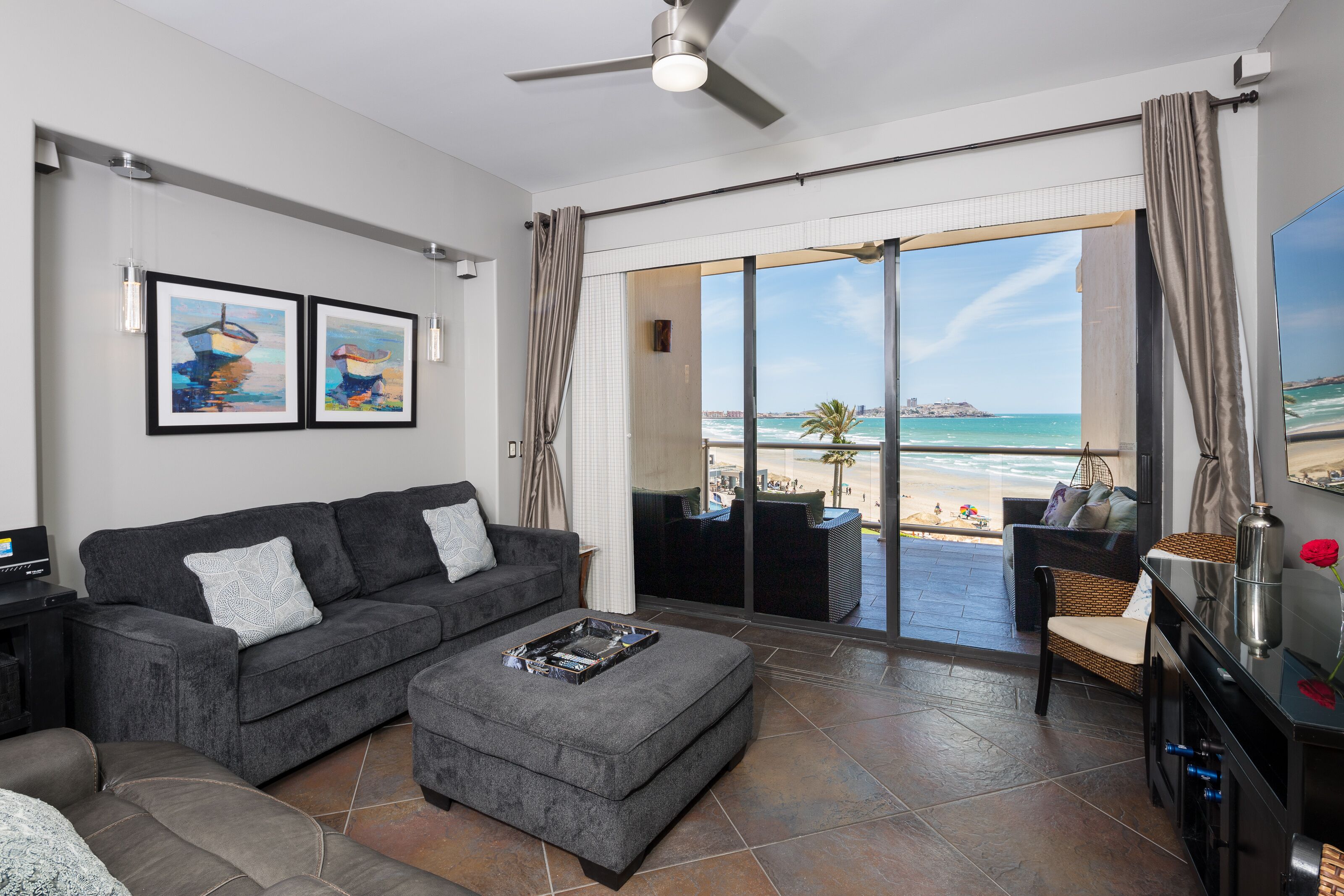Fresh Remodel - 1BR 1BA Gorgeous Ocean Front Condo at Las Palomas - Cristal 306