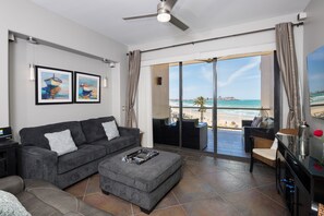 Smart TV, DVD player, stereo - Fresh Remodel - 1BR 1BA Gorgeous Ocean Front Condo at Las Palomas - Cristal 306 (Puerto Peñasco)