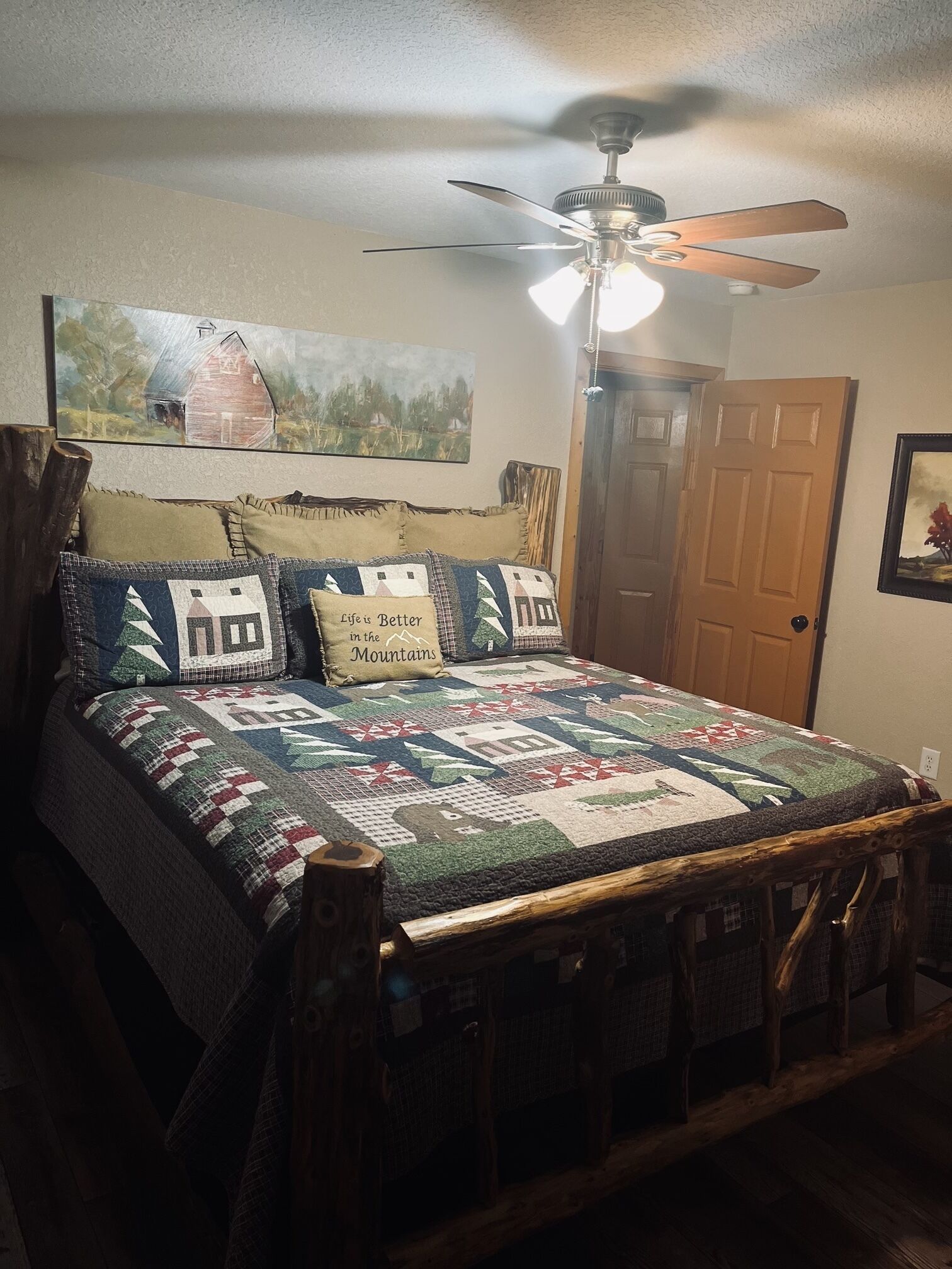 River Cabin,Lrg Hot Tub,Inner Tubing,Pool,Trout Fishin,20 Min to Helen