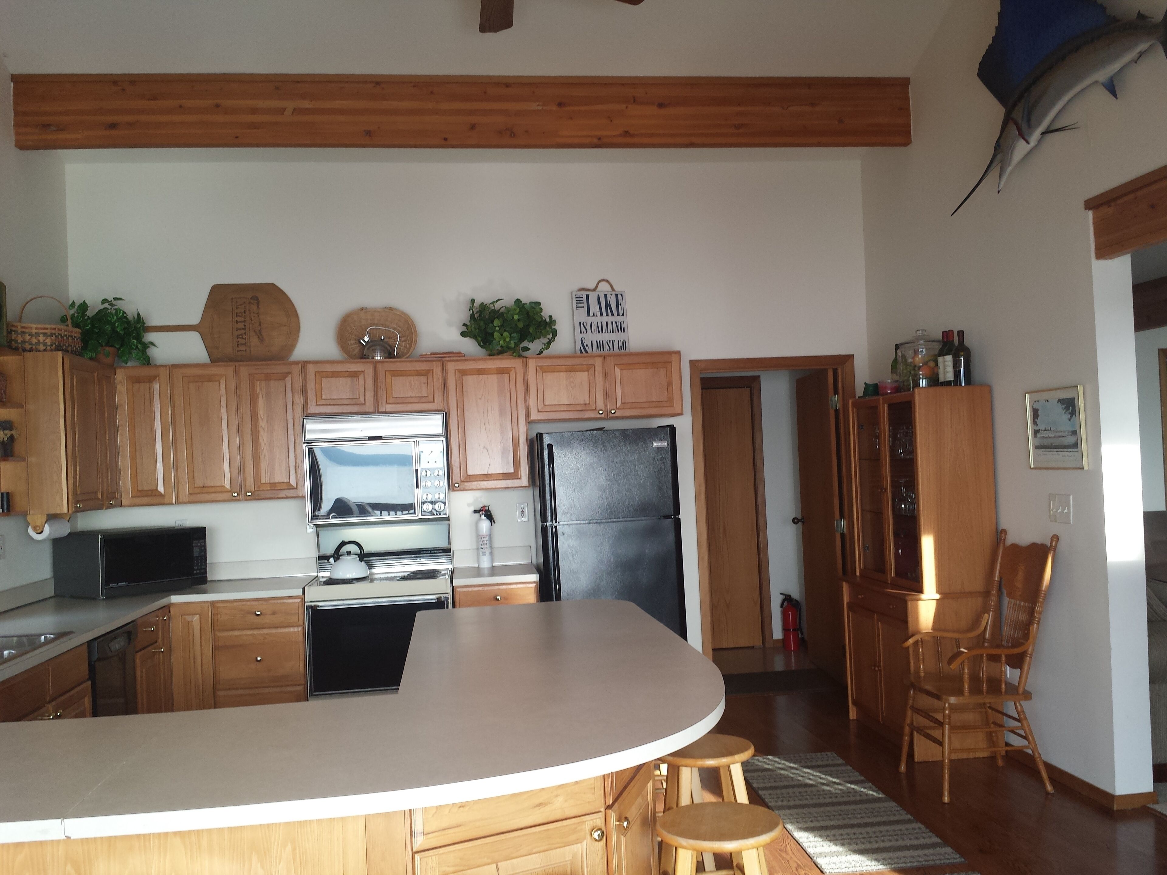 Burt Lake, Lake Front Family Vac. Home, 4 BR-3 BA, Great Sunsets in Private Sub