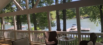 Charming Lake Norman Home- Beautiful Quiet Cove "Great for Family's."  
