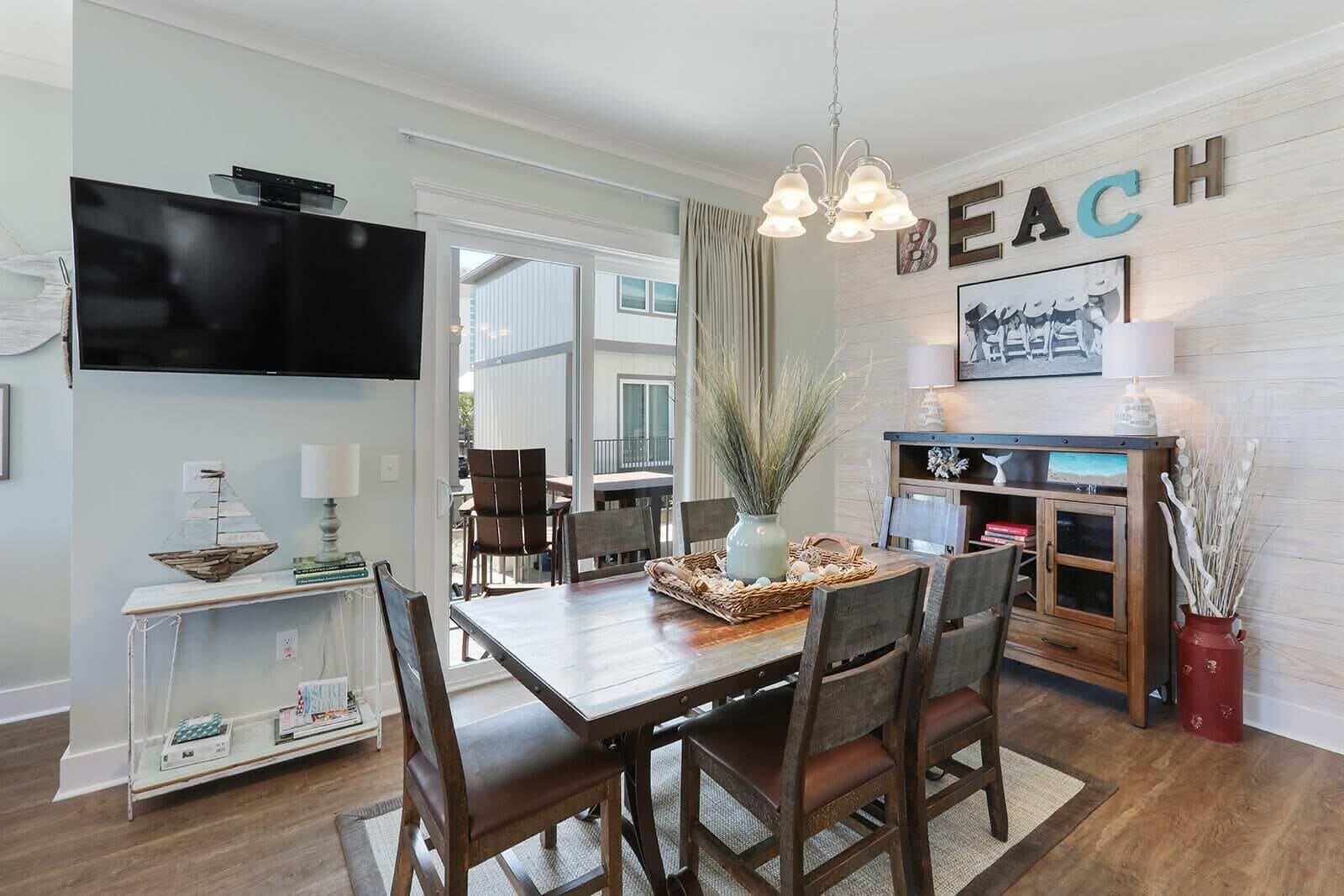 Sweet Caroline's: 2 BR/ 3 BA Coastal Cottage!