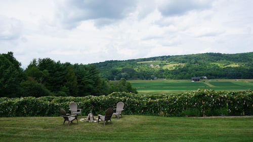 DIAMOND INN THE BLUFF with hot tub