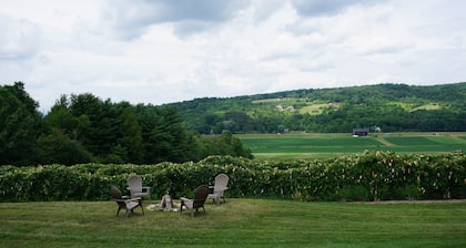 DIAMOND INN THE BLUFF with hot tub