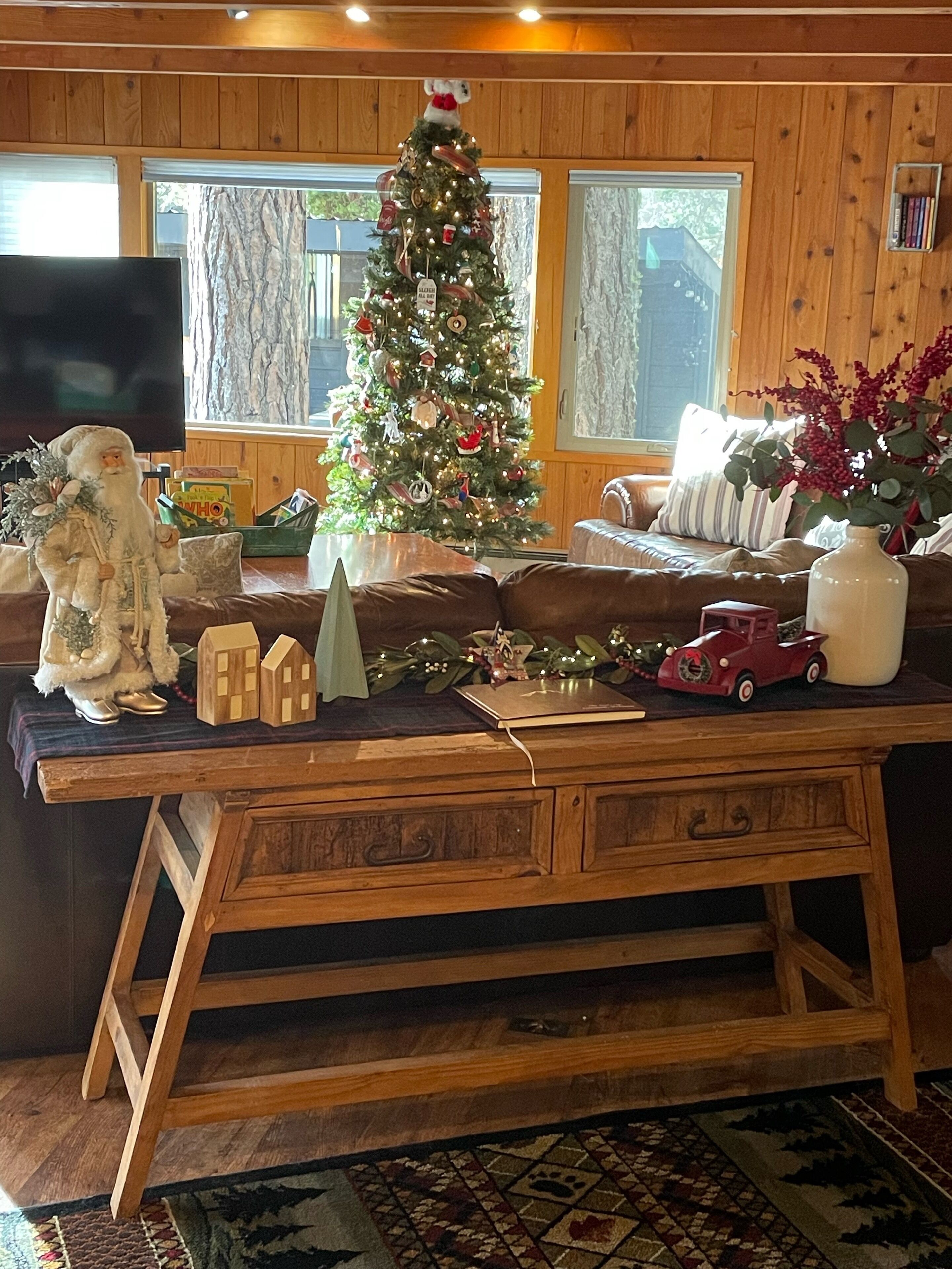 Big Family Cabin on the River's Edge