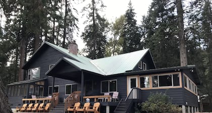 Big Family Cabin on the River's Edge