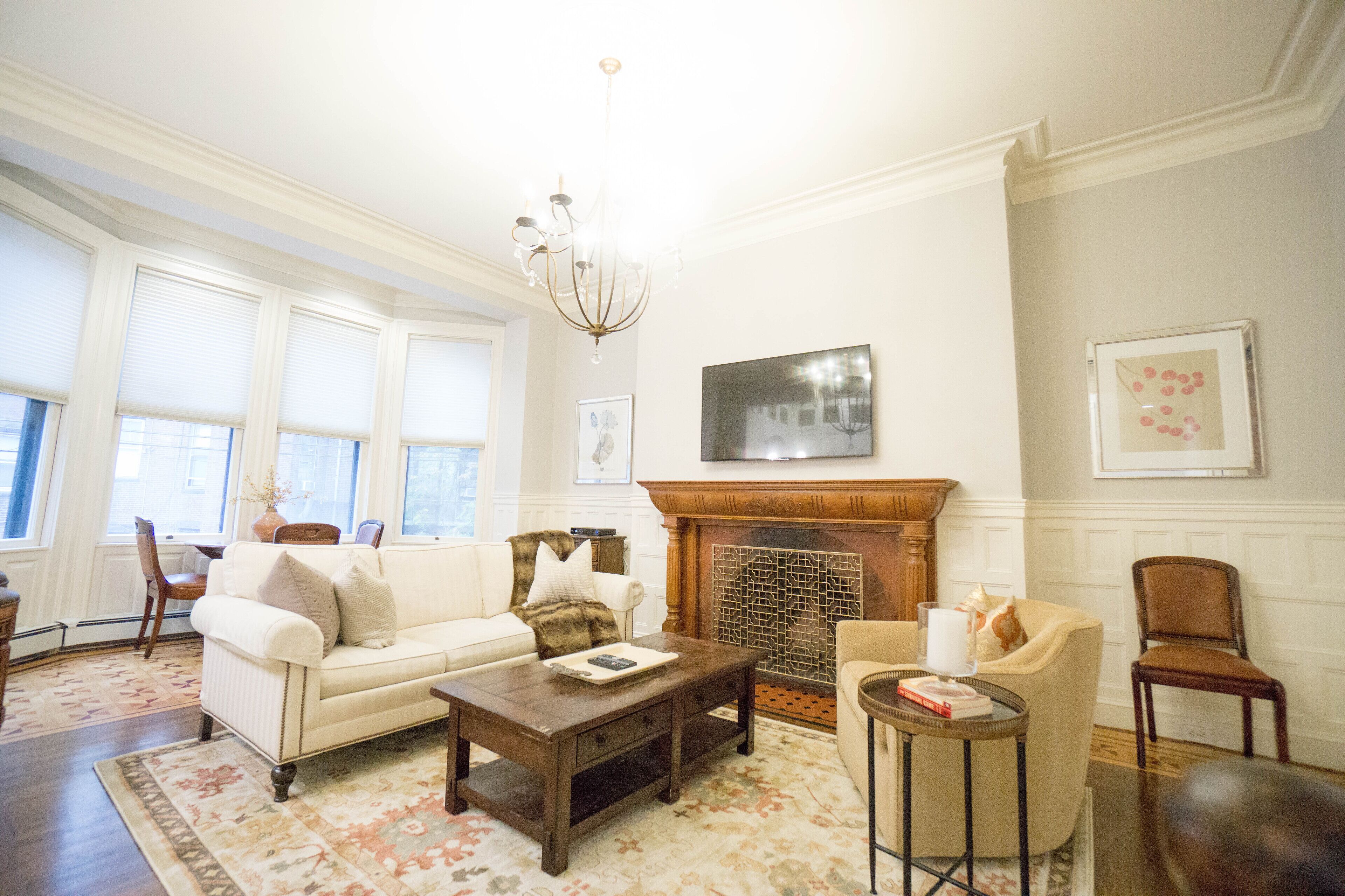 Luxury 4BR | 2.5BA Back Bay Duplex