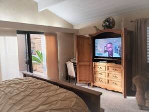 3 dormitorios, escritorio, tabla de planchar con plancha y cuna de viaje