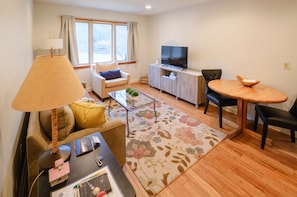 TV connectée, lecteur de DVD, chaîne hi-fi