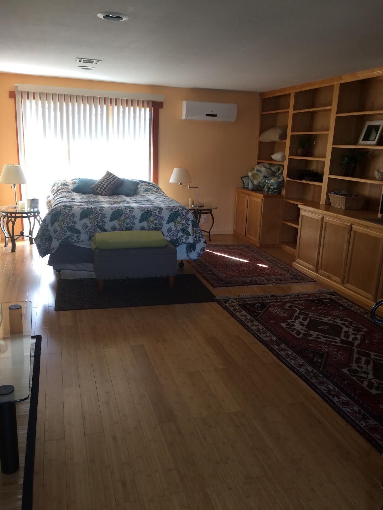 Country Setting, five minute drive to Ashland close to Emigrant Lake