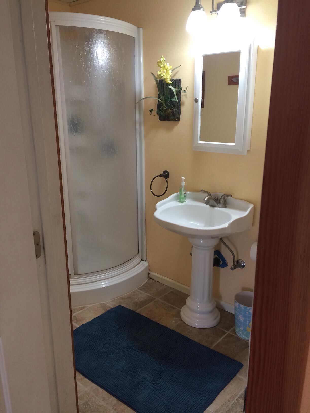 Country Setting, five minute drive to Ashland close to Emigrant Lake