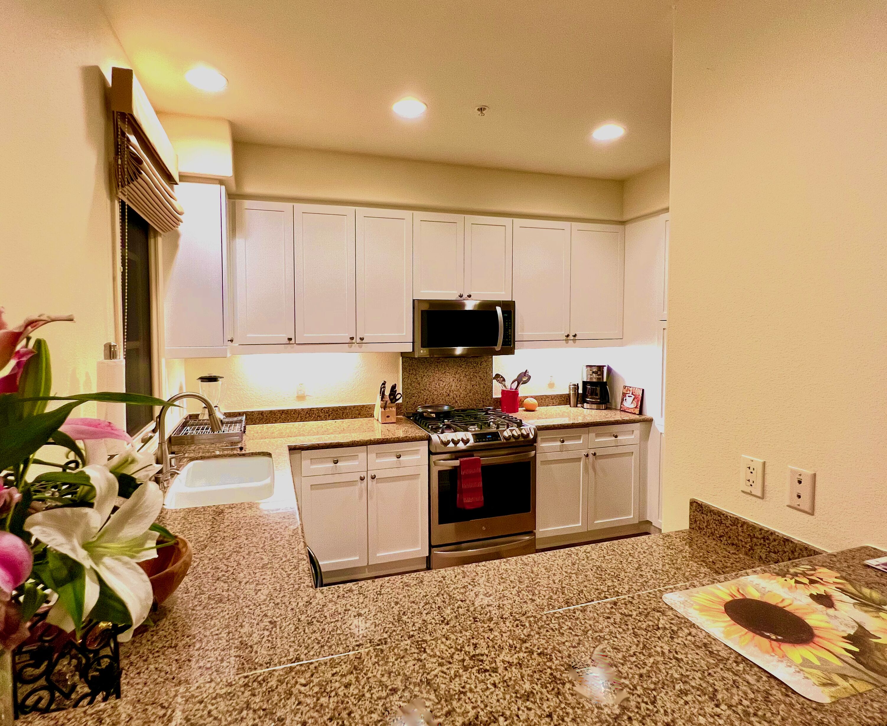 FABULOUS WEATHER! AMAZING 1st FLOOR VILLA & LOCATION WITH VIEWS & LAWN #064429 