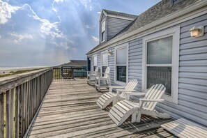 Terrace/patio - Wake up to Sound of Waves, Ocean's Gem, 40% off high season rates for a limited time! (Galveston)