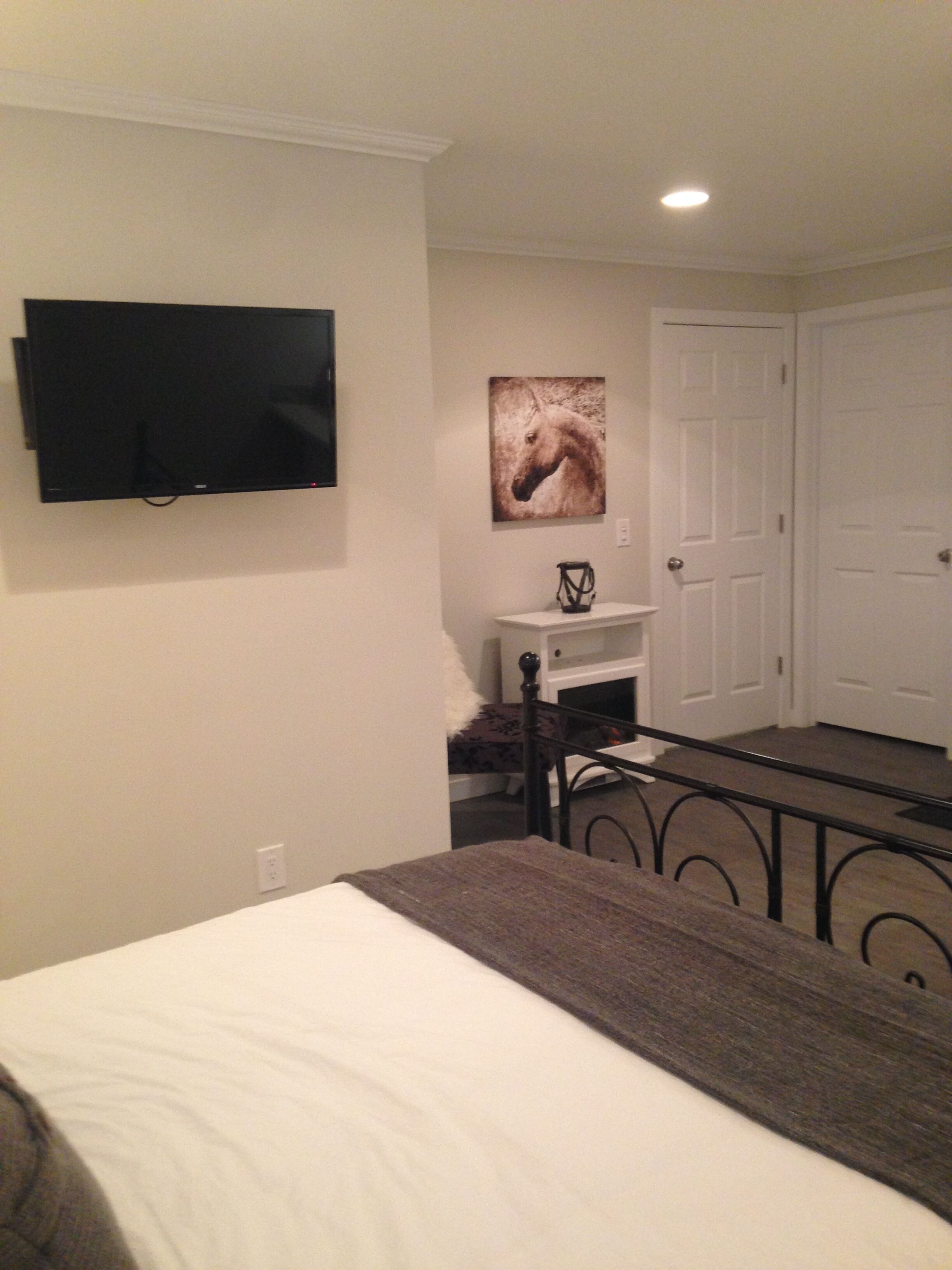 Stay close to Spruce Meadows!