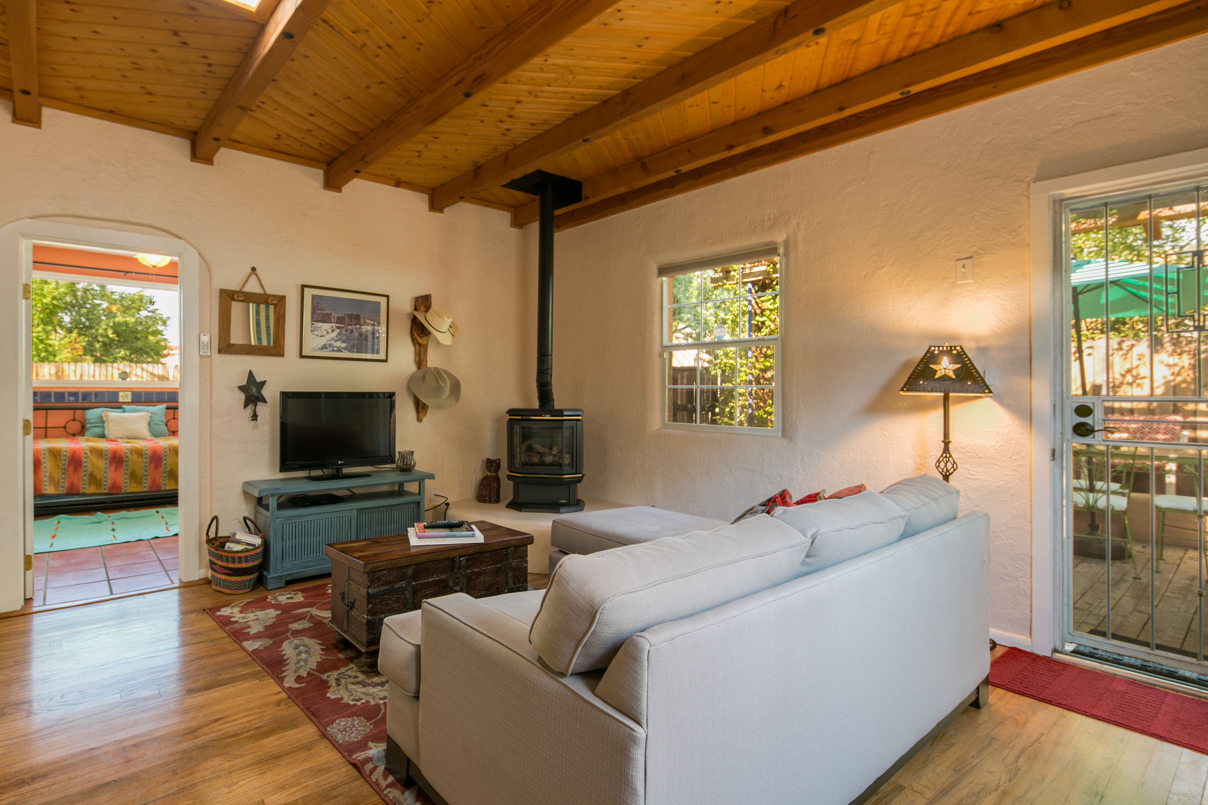 Beautiful southwest casita in walking distance to historic Nob Hill on Route 66.