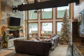 المنشأة من الداخل