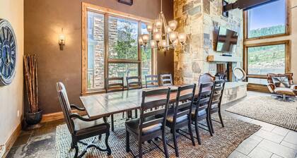 Pinnacle Lodge-6 BR-True Slopeside Ski-in / Out!