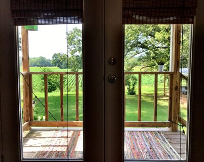 The Cotton Cottage - 1 BR guest apartment 7 minutes from the Ole Miss campus