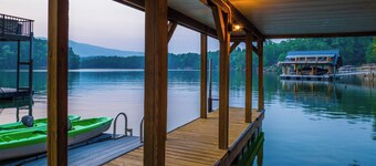 Enjoy Winter Sunsets & Mtn. Views from Deck & Private Dock, Cozy firepit, & Cove