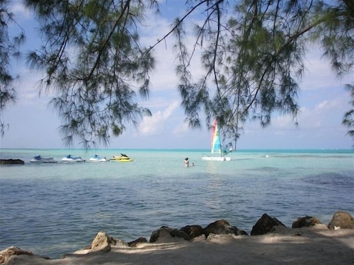 Grand Cayman tranquility at its best!