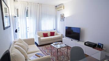 Smart TV, libros y impresora