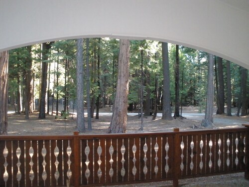 Beautiful Custom Home near Lake McCumber & Mt Lassen