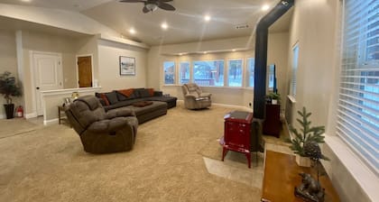 Beautiful Custom Home near Lake McCumber & Mt Lassen