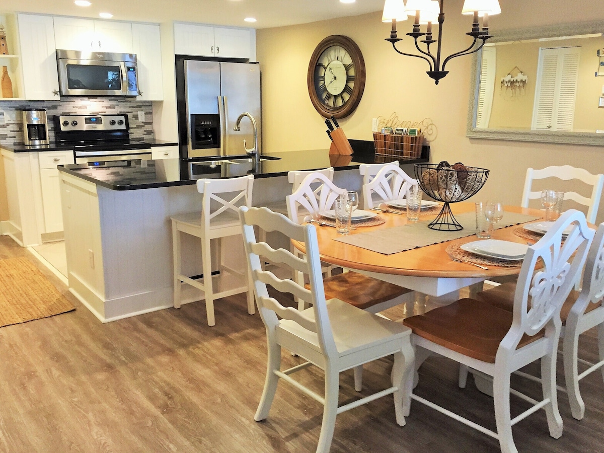 Harbour Cove-Remodeled Luxury Steps from the Lighthouse in Harbour Town