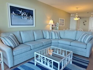 Smart TV, lettore DVD, libri, videoteca