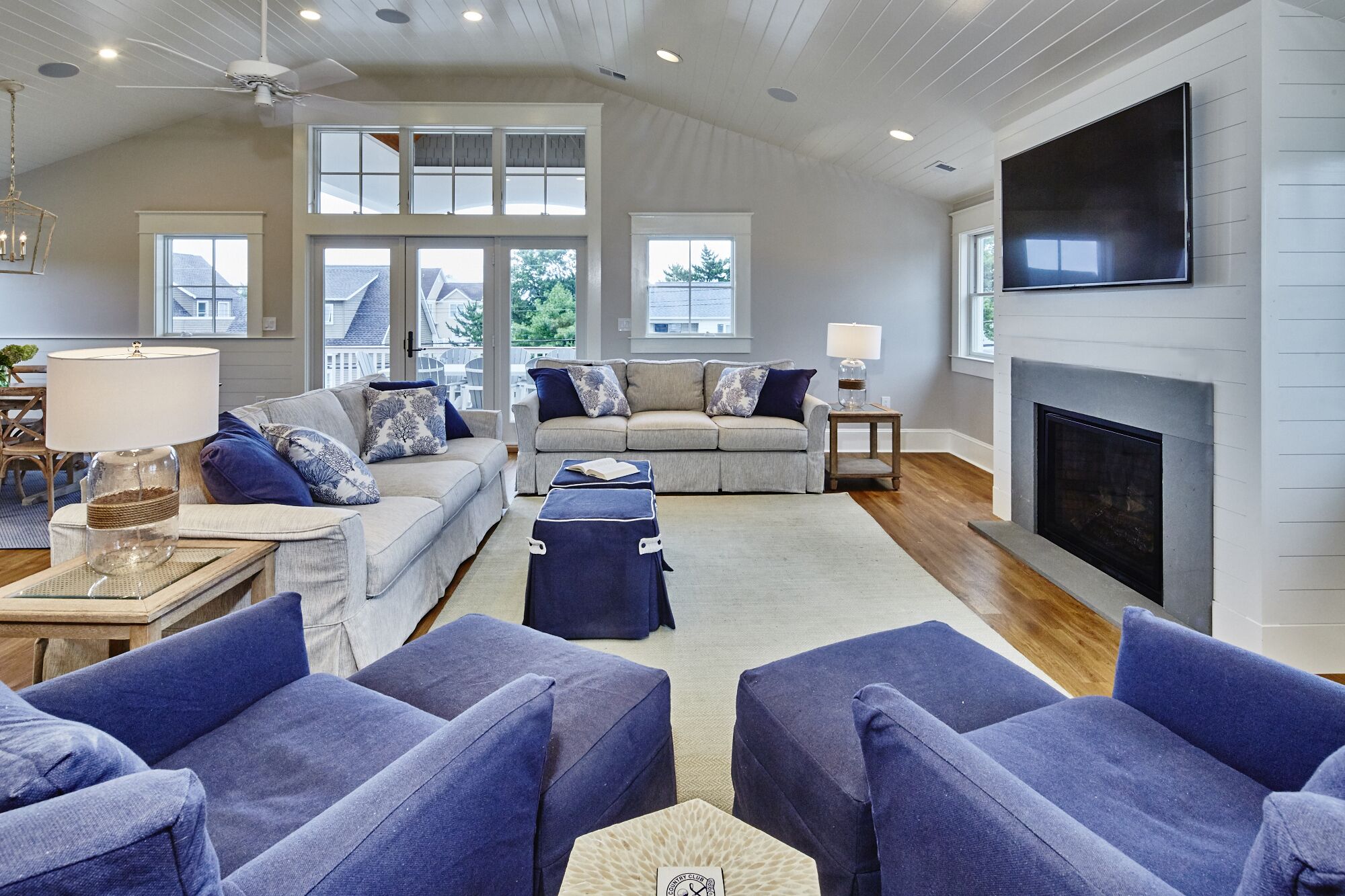 New Beautifully Appointed Home Perfect for Large Groups - Dogs Considered 