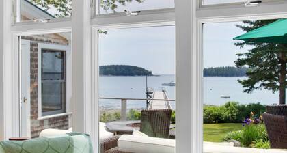 Sailor's Valentine: Bayfront Home on Private Beach and Hot Tub!