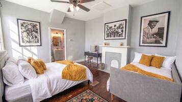 3 bedrooms, desk, iron/ironing board, travel cot
