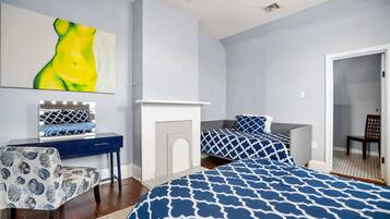 3 Schlafzimmer, Schreibtisch, Bügeleisen/Bügelbrett, Reisekinderbett
