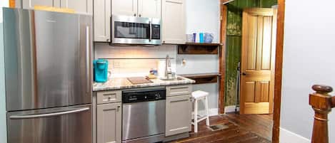 Refrigerador, microondas, horno, placa de cocina