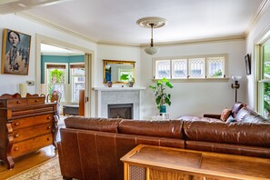 TV, fireplace, books, stereo