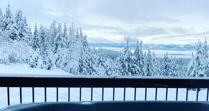 Beste 4-Zimmer Familienfreundliche Ski-In / Ski-Out mit Whirlpool auf Big White