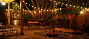 Antigua Inn-Private Historic East Side property steps from the Plaza.