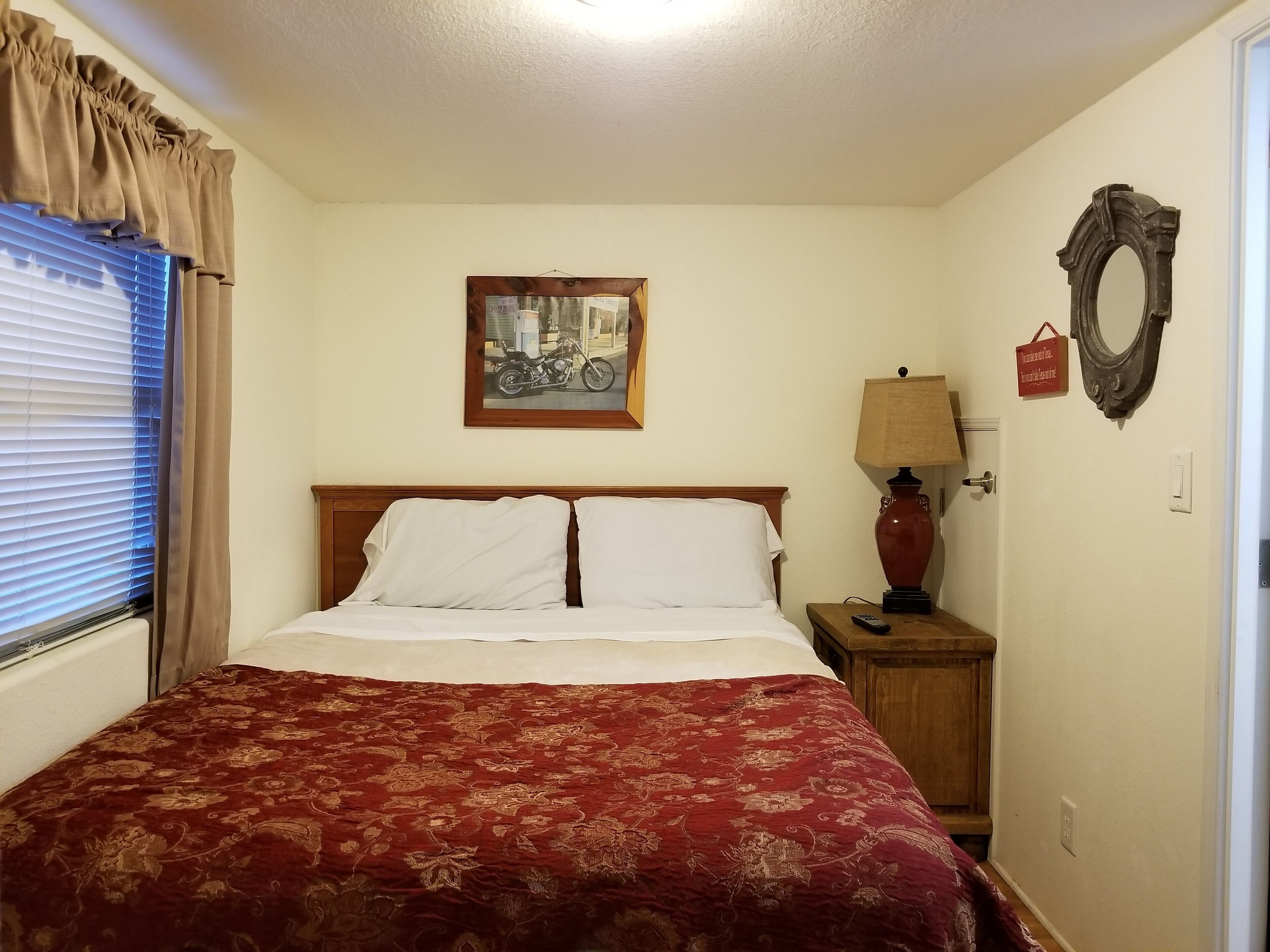 The Fig Cabin at Mendelbaum Winery Guest Cabins