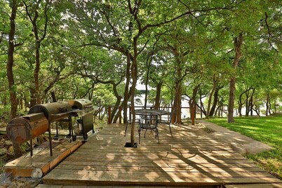 Beautiful Lake Brownwood Lakefront Home W/Private Dock