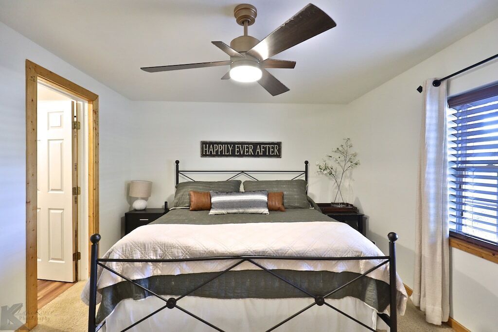 Beautiful Lake Brownwood Lakefront Home W/Private Dock