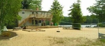 Luxury, Spacious, 4 BR Chalet, 1 Minute walk to beach, lakefront, pools, skiing 