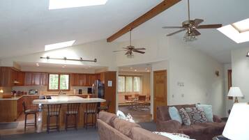 TV, fireplace, DVD player, books