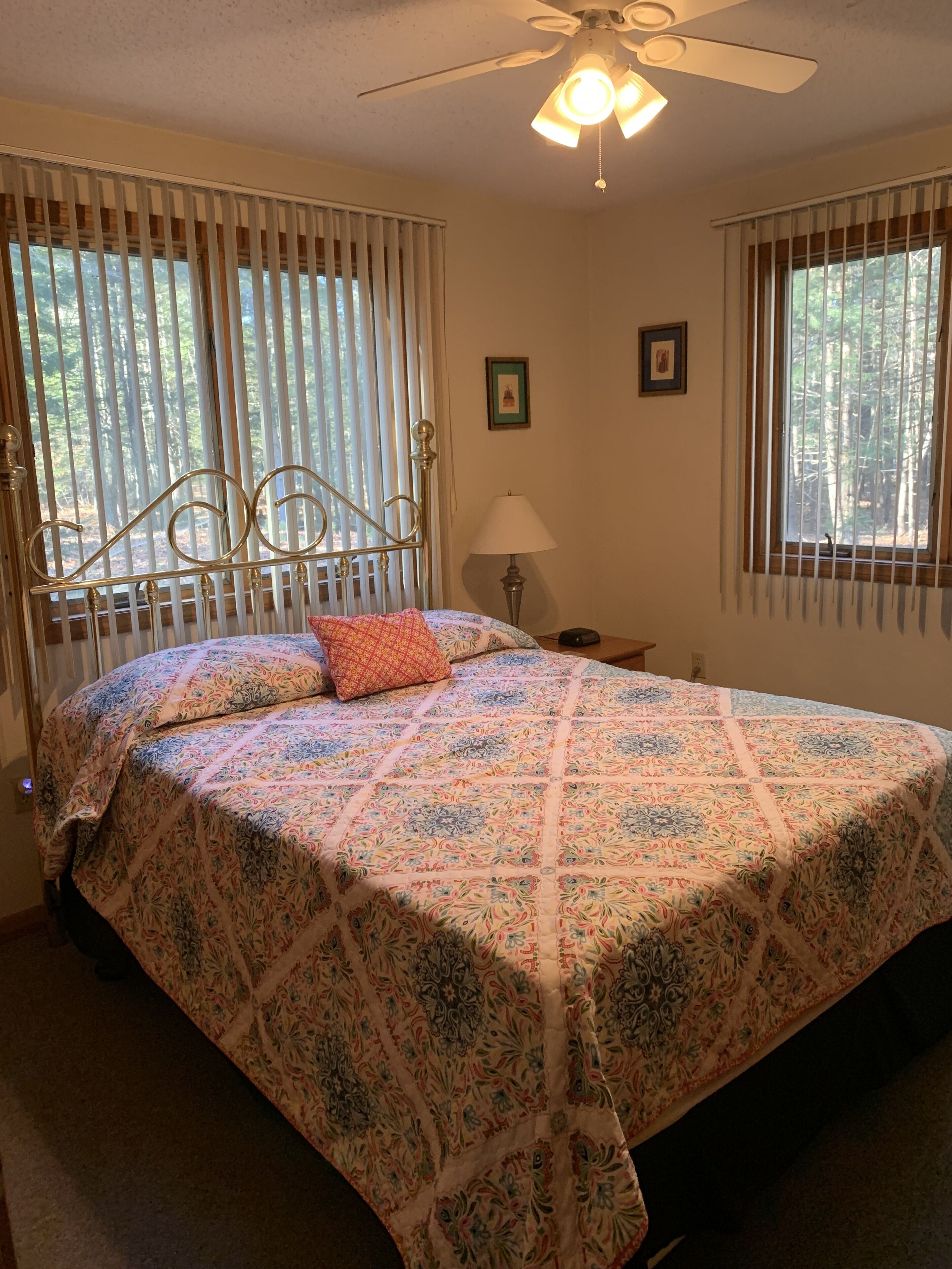 4 bedrooms, desk, iron/ironing board, free WiFi