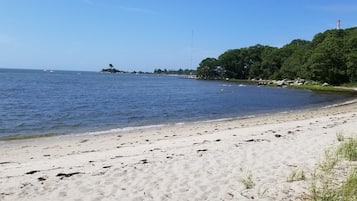 Am Strand, Liegestühle, Strandtücher