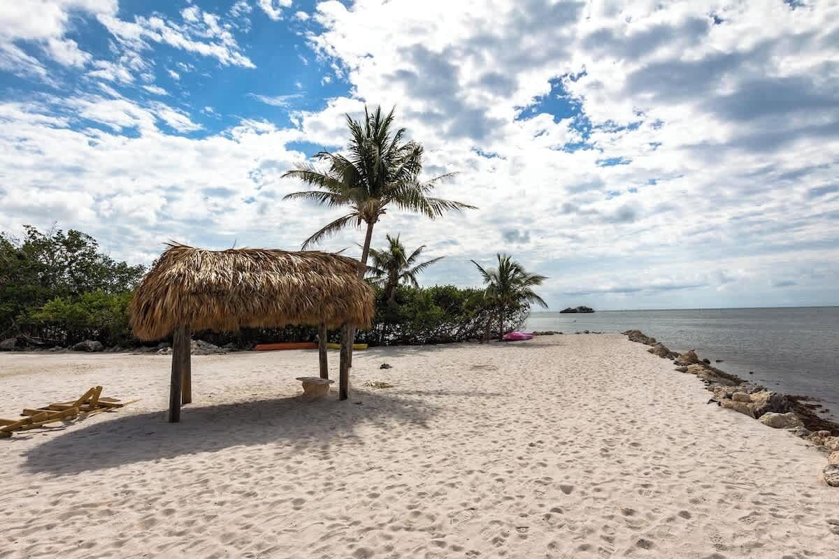 Beach nearby, beach towels