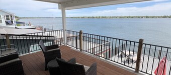 美しい景色、最高のロケーション、素晴らしい価格のレイクハウス