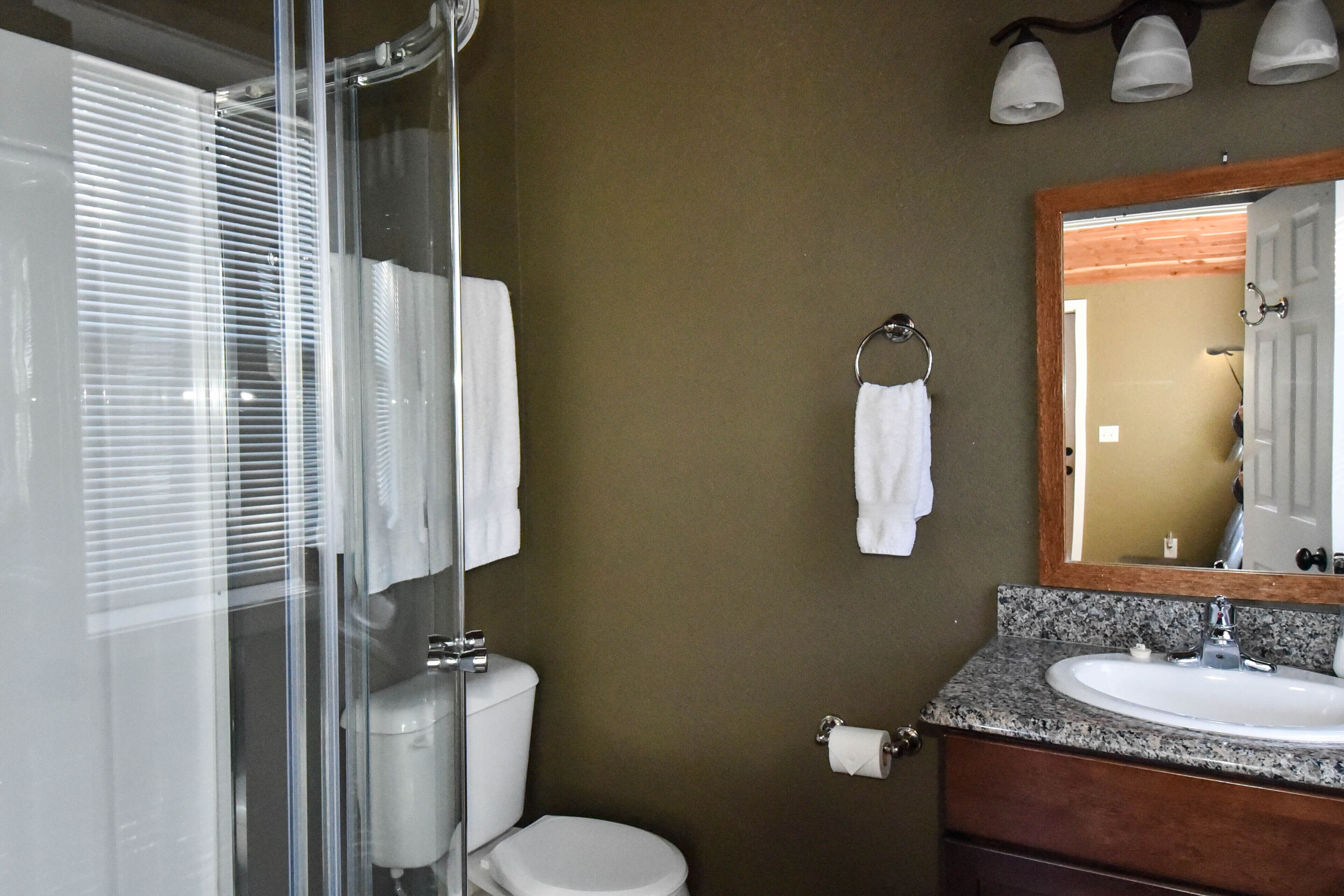 Located inside a Missouri Vineyard, pet-friendly & free kayaking