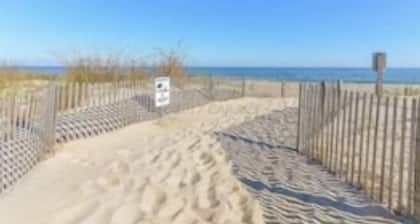 1BR-Den North OC-Fenwick Island Condo, Ocean Block, Read Description