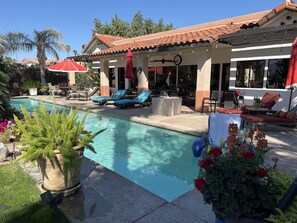 Outdoor pool, a heated pool - Johnson’s Retreat. Indian Palms.  View of royal & mountain course. Pool & Spa.   (Indio)